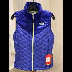 NWT - The North Face vest, blue, size S
